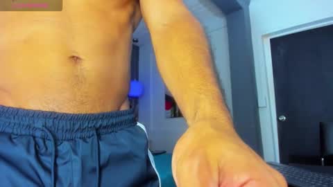 Yiyo online show from November 2025 04:34:01 AM