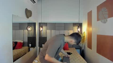 yizus_bonz online show from February 2025 11:37:01 PM