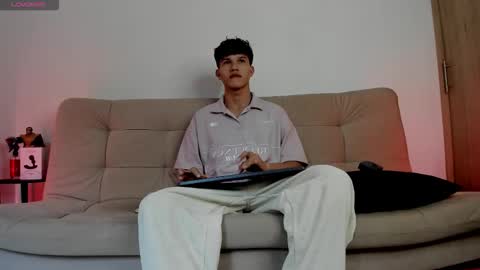 yizus_bonz online show from November 2025 10:21:01 PM