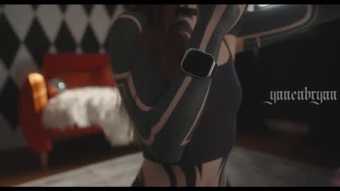 ynnenbrynn online show from February 2026 06:42:02 AM