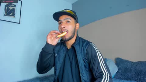 Snapshot of yoi_olimpo chatting on January 2025 12:13:01 PM Yoi Olimpo online show from January 2025 12:13:01 PM