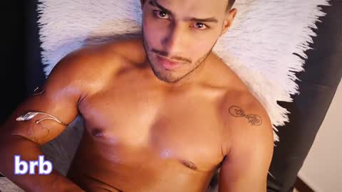 Snapshot of yoi_olimpo chatting on January 2025 03:17:02 PM Yoi Olimpo online show from January 2025 03:17:02 PM