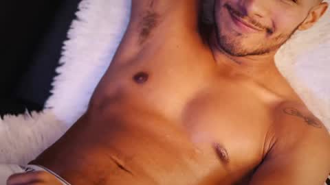 Snapshot of yoi_olimpo chatting on January 2025 03:21:01 PM Yoi Olimpo online show from January 2025 03:21:01 PM