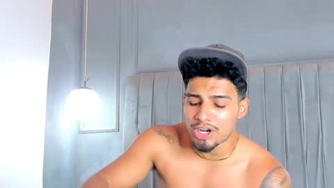 Snapshot of yoi_olimpo chatting on March 2025 06:23:02 PM Yoi Olimpo online show from March 2025 06:23:02 PM