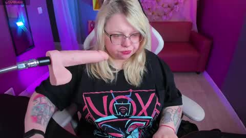 Snapshot of yoki_shizuko chatting on April 2026 05:54:02 AM Yoki online show from April 2026 05:54:02 AM