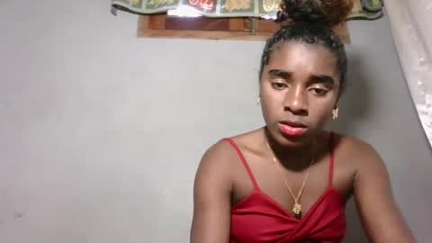 yolandrina05 online show from October 2025 01:58:01 PM