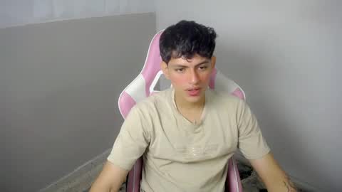 Snapshot of yosepp_cum chatting on May 2026 01:19:01 PM YOSEP online show from May 2026 01:19:01 PM