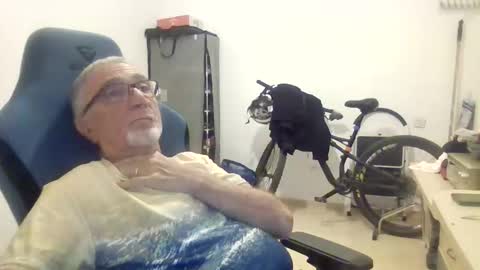 yoska281 online show from February 2026 05:08:01 PM