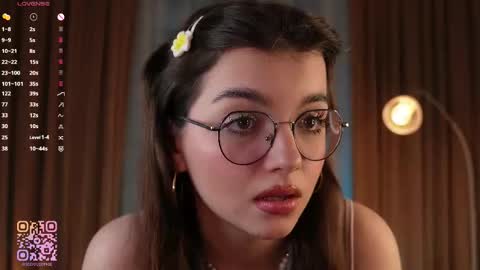 Elizabeth brunette -- Darline blonde  online show from December 2025 07:53:01 PM