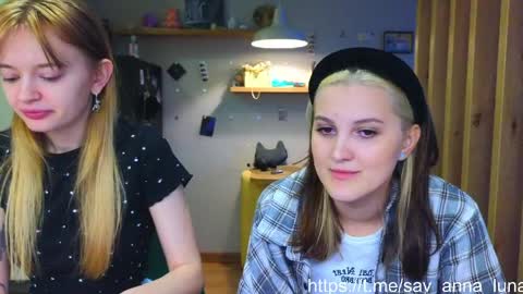 Snapshot of younona chatting on April 2026 04:48:02 PM Anna and Luna online show from April 2026 04:48:02 PM