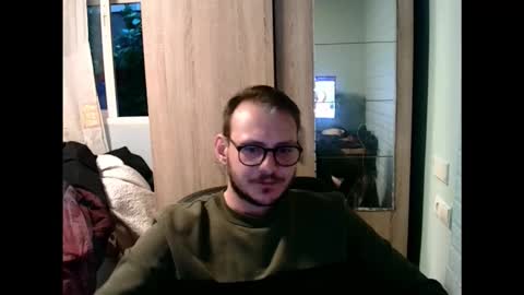 Snapshot of younromki chatting on February 2026 07:51:01 AM A... online show from February 2026 07:51:01 AM