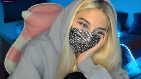 Snapshot of your___barbie chatting on January 2025 04:37:02 PM Barbie online show from January 2025 04:37:02 PM