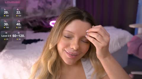 Julia Please Thumbs up me   online show from December 2024 07:15:02 AM