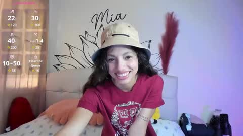 Snapshot of your_beck chatting on February 2025 09:29:02 PM mia3 online show from February 2025 09:29:02 PM