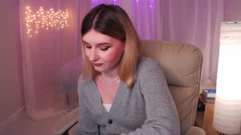 Freya online show from December 2024 06:08:01 PM