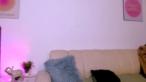 your_girl_of_dream online show from May 2026 02:08:02 AM