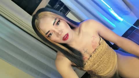 Snapshot of your_girl_yeka chatting on June 2026 08:51:01 AM your_girl_yeka online show from June 2026 08:51:01 AM