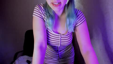 Snapshot of your_godesses chatting on December 2024 04:17:01 PM Cora online show from December 2024 04:17:01 PM