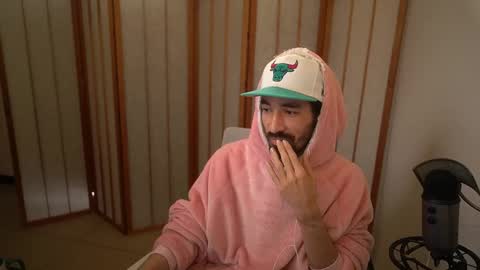 Snapshot of your_ice_cream chatting on October 2025 03:34:02 PM Siebel. online show from October 2025 03:34:02 PM