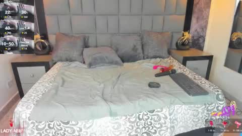 your_lady_milf online show from December 2025 07:42:01 PM