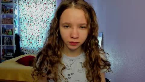 Snapshot of your_leslie chatting on September 2025 12:20:01 PM Leslie online show from September 2025 12:20:01 PM