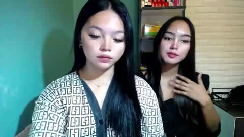 Snapshot of your_miss_ellexxx chatting on May 2026 12:54:01 PM Elle online show from May 2026 12:54:01 PM