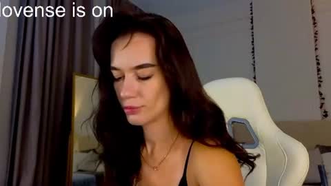 Jessica Loyd online show from June 2026 02:23:02 AM