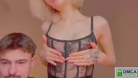 your_molly_mark online show from December 2025 12:05:01 AM