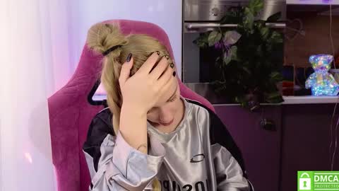 Snapshot of your_psychologist chatting on March 2026 05:08:02 AM Alice online show from March 2026 05:08:02 AM