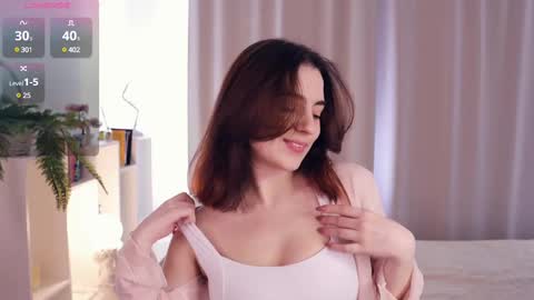 Luna online show from February 2025 07:34:01 AM