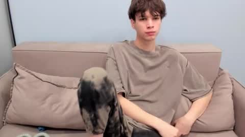 your_shy_guy online show from November 2025 07:06:02 AM