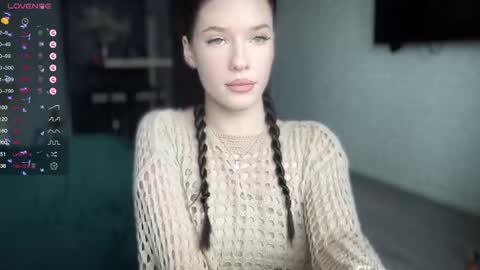 Mia  online show from February 2025 10:48:02 AM