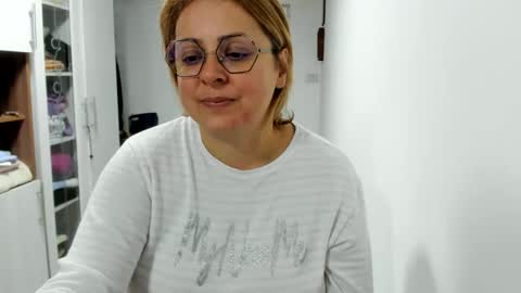 Snapshot of your_victoria chatting on October 2025 09:59:01 PM Your Victoria online show from October 2025 09:59:01 PM