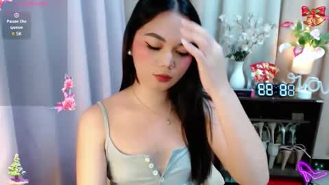 Snapshot of yourangelictransgirl chatting on December 2025 12:33:02 PM Hi its me Yna online show from December 2025 12:33:02 PM