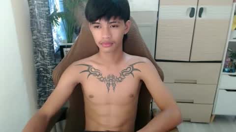 yourasian_eric online show from April 2026 08:53:02 AM