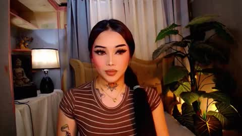 kim online show from November 2025 12:04:01 PM