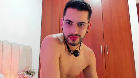 YOURBOYNEXTDOOR online show from December 2024 08:26:01 AM