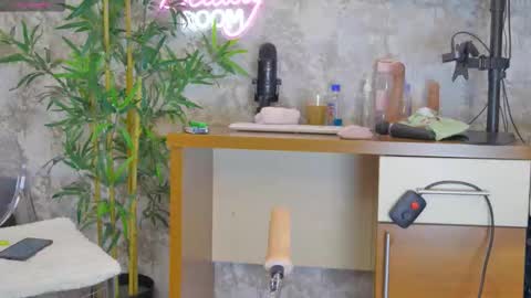 Anna online show from February 2026 08:07:02 PM