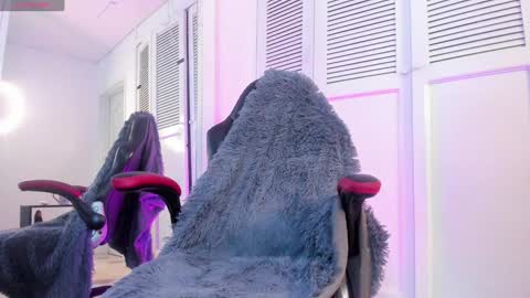 Selena online show from December 2024 03:50:02 AM