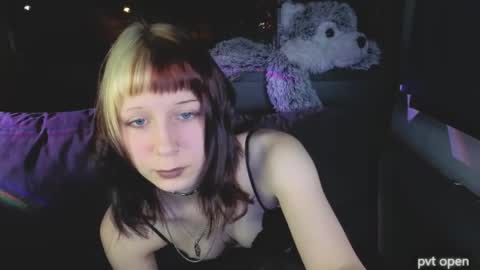 Snapshot of yourcutiegoth chatting on April 2026 07:07:02 PM Vasilisa online show from April 2026 07:07:02 PM