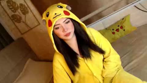 JEN  online show from November 2025 10:27:01 AM