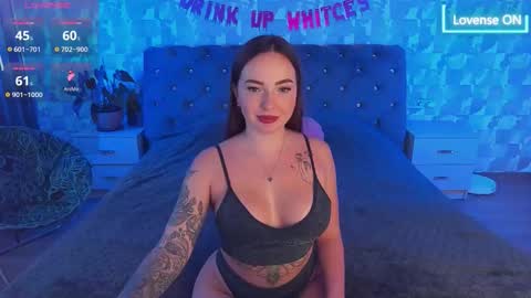 Snapshot of yourfantasywild chatting on November 2025 09:52:02 AM Sue online show from November 2025 09:52:02 AM