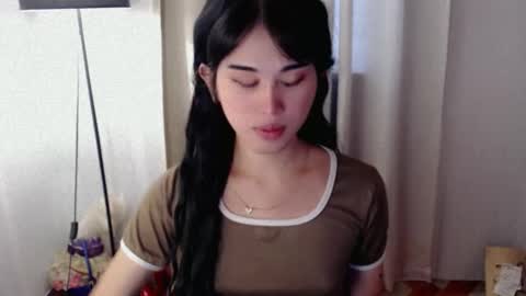 PrettyElla online show from September 2025 10:22:02 PM