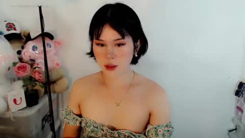 PrettyElla online show from October 2025 01:02:02 AM