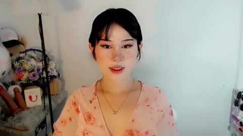 PrettyElla online show from November 2025 11:15:01 PM