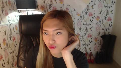 Snapshot of yourfavorateroxxx chatting on January 2025 10:15:02 PM Roxxx online show from January 2025 10:15:02 PM