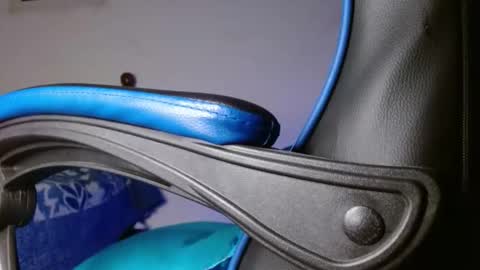 yourfavorite_bigclit online show from March 2026 04:00:01 PM