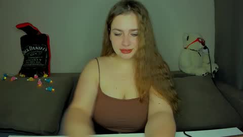 yourgem__ online show from December 2025 02:19:02 AM