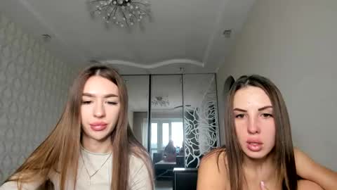 Snapshot of yourgirl_ariella chatting on November 2025 10:04:02 AM Ariella online show from November 2025 10:04:02 AM