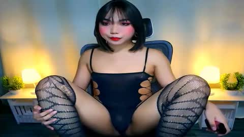 Goddess Yoshi online show from November 2025 11:51:01 PM